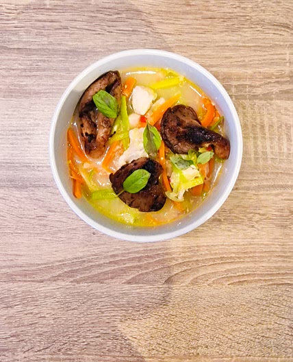 Waterzooi thaï au poulet, carotte, poireau, gingembre et pleurotes