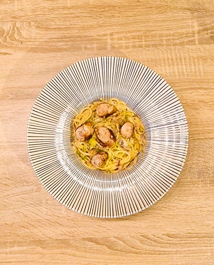 Spaghetti aux saucisses de poulet épicées