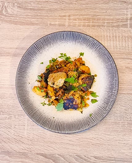 Boulettes de bœuf au citron, petits pois et artichauts