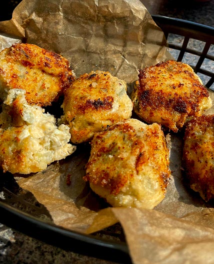 Cheesy pickle nuggets 🧀🥒