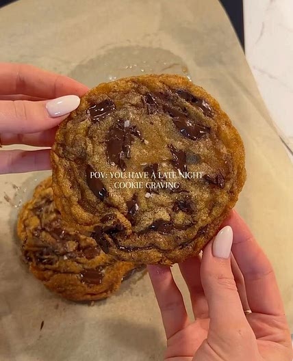 Chocolate Chip Chewy Cookie