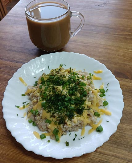 Овсянка с зеленью и сыром.