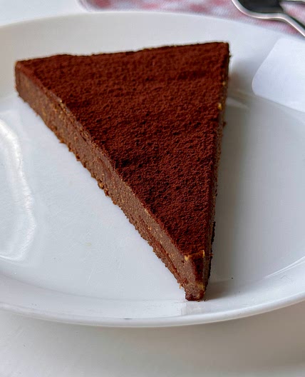 3 ingredient chocolate cake 