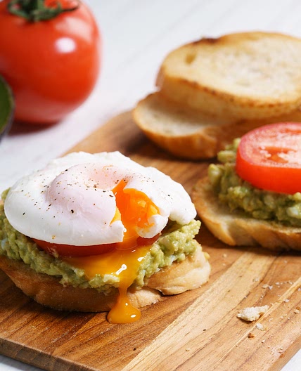 Easy Poached Egg and Avocado Toast