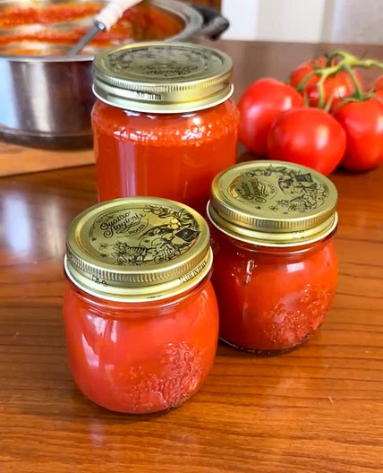 HOMEMADE TOMATO SAUCE