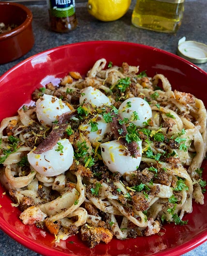 Chilli, garlic, lemon & anchovy pasta 🌶️🧄🌱