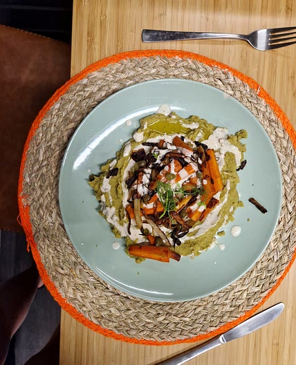 Fava with grilled vegetables and yoghurt dressing