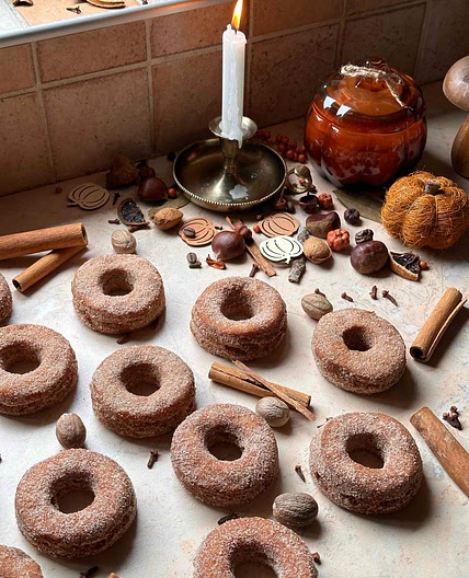 Apple cinnamon doughnuts 🤎🍎