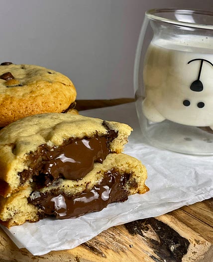 Giant Nutella stuffed cookies 