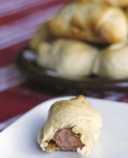 Bacon-Cheddar Pigs in a Blanket