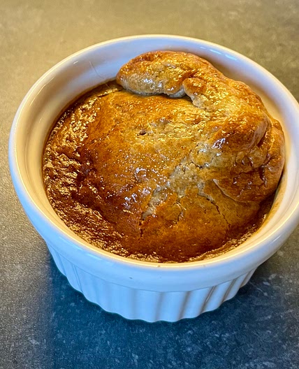 Banana & oats cupcake in air fryer (optional maple syrup)