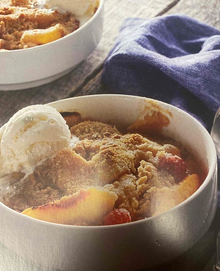 Blueberry peach crumble 