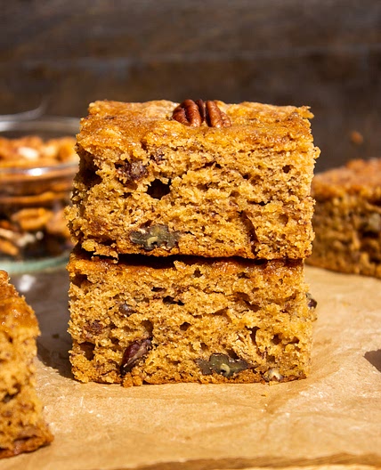 Banana Pecan Cake