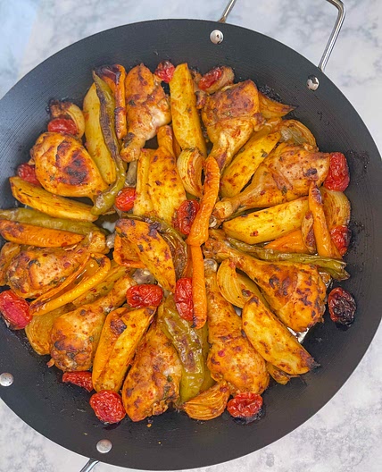 Baked Chicken Drumsticks With Vegetables 