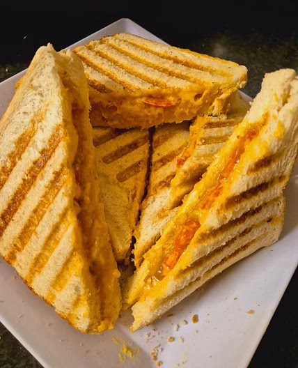 Cheesy Aloo Toasty