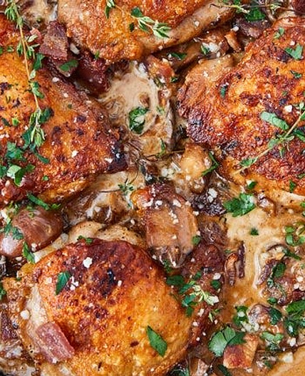 Keto Bacon Chicken Thighs With Garlic Cream Sauce