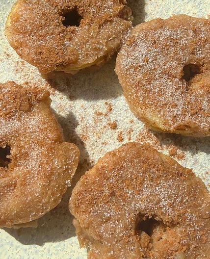 APPLE DOUGHNUTS 