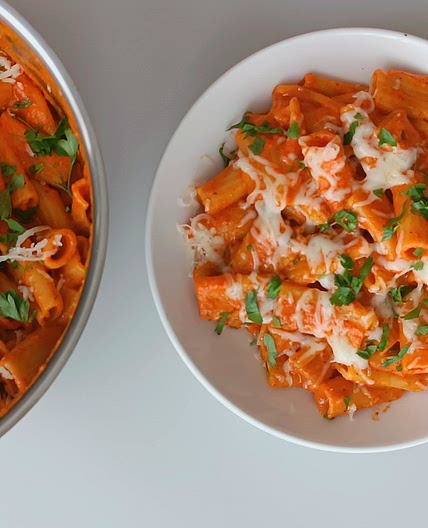 Roasted Red Pepper & Garlic Pasta