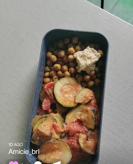 Bowl pois chiches, courgette, tomate, feta