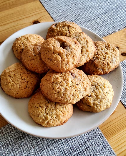 Oat chocolate chip cookies