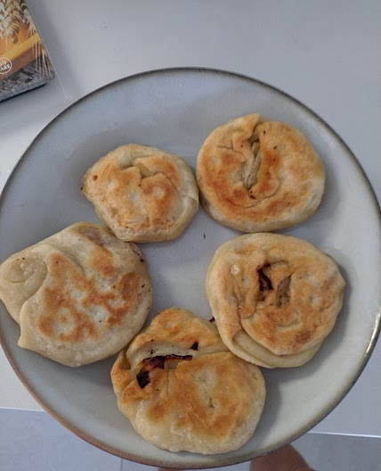 Onion pitas