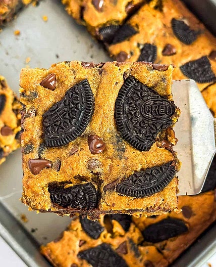 Pumpkin Oreo Chocolate Chip Bars