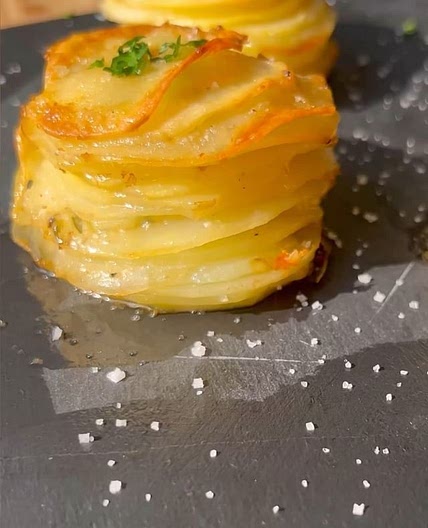 Aujourd’hui on se retrouve pour une recette de millefeuilles pom
