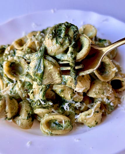 Creamy spinach and cheese pasta 