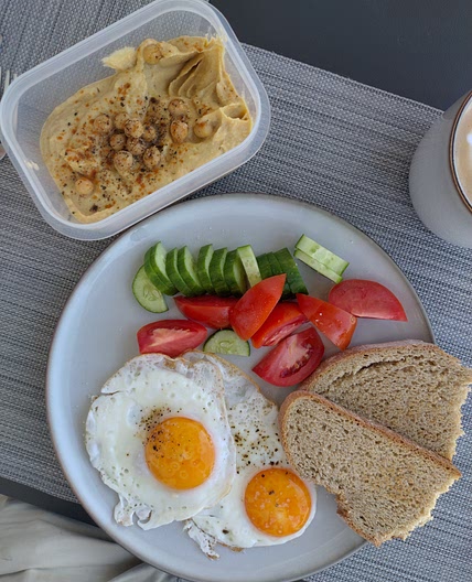 Eggs with Hummus