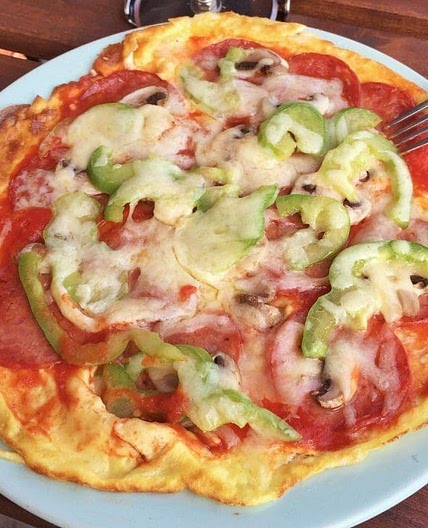Pizza omelette