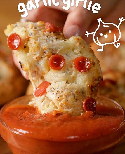 Pizza + garlic + bagels = magic!