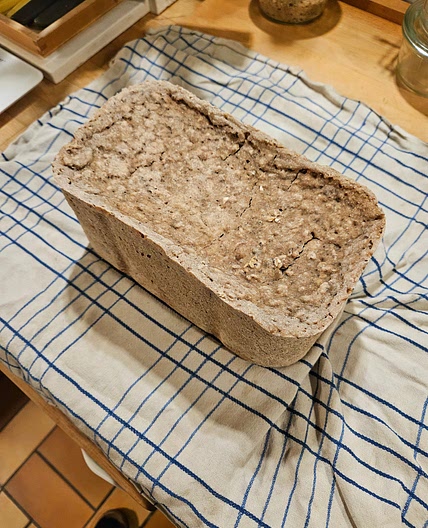 Pain complet au levain et aux graines équilibré