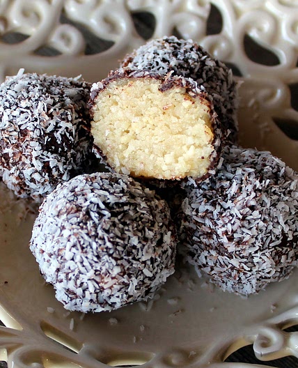 skinnymixer's Raw Lamington Truffles