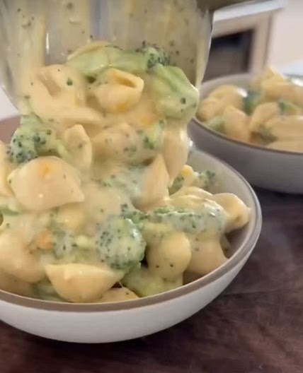 Makkaroni mit Käse und Brokkoli