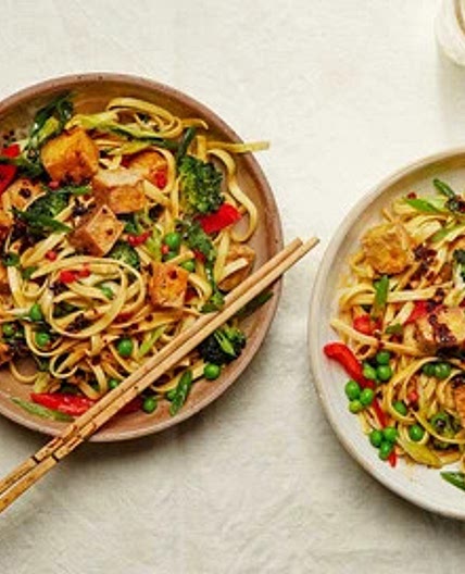 Noodles with crispy tofu