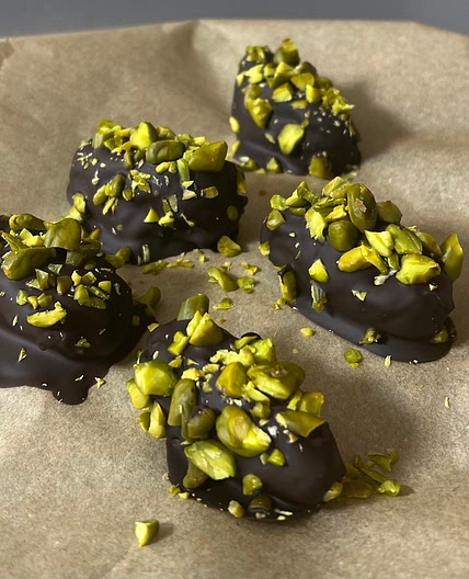 PISTACCHIO CHOCOLATE DATES
