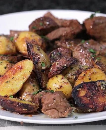 Smith's Chef Jeff's Steak Bites With Garlic & Parmesan Potatoes 