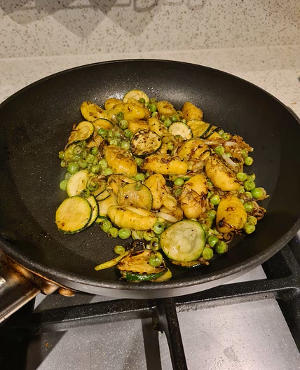 Pan-fried Gnocchi with leeks and zucchini