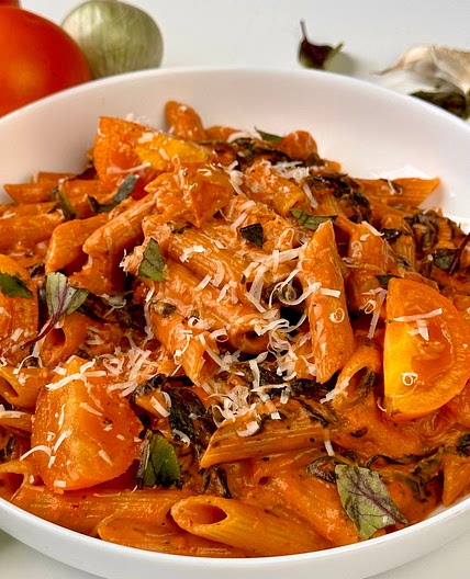 Creamy Tomato and spinach Pasta 