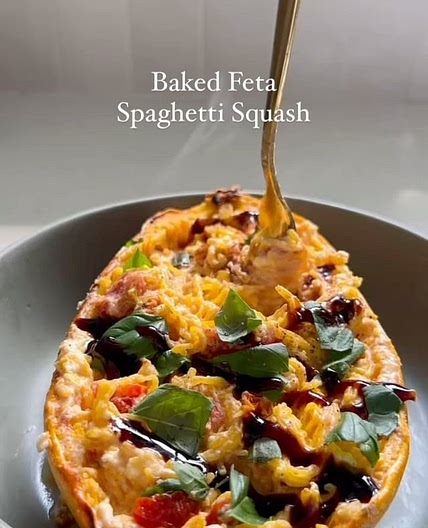 Spaghetti -Kürbis mit Feta und Tomaten