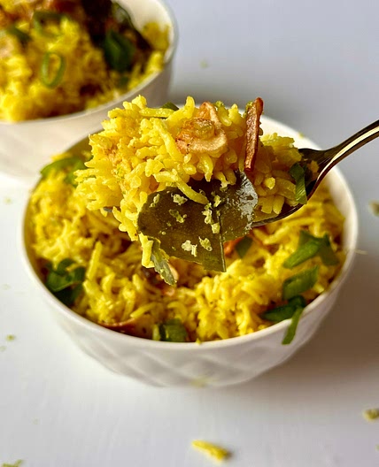 Golden Coconut Rice with Crispy Garlic and Scallion 