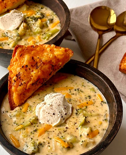 Super Creamy Broccoli and cheddar cheese soup 