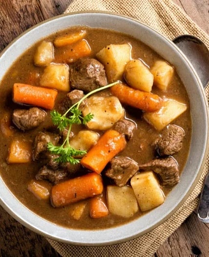 Slow cooker braised beef with carrots and turnips