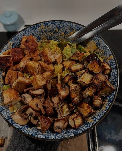 HUMUS SALAD