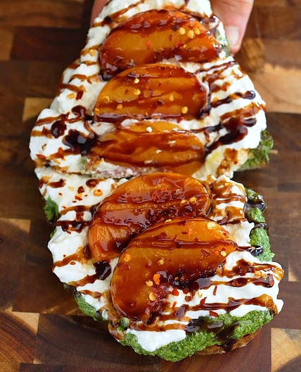 Pesto & Burrata bread