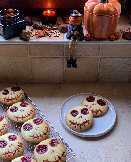 Skull thumbprint cookies 💀