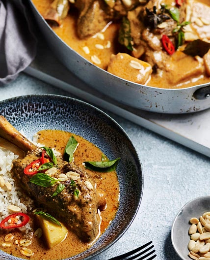 Lamb shanks massaman
