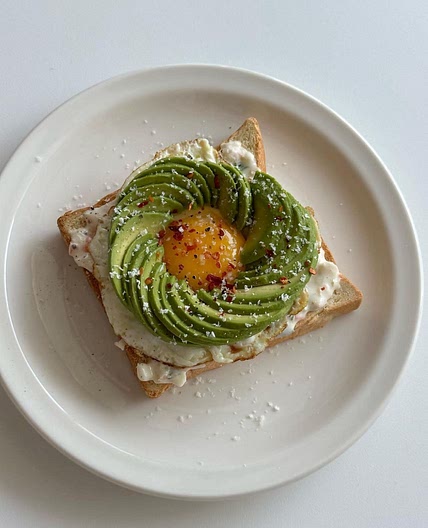 아보카도 달걀토스트