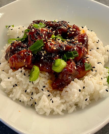 Spicy Gochujang Stir-Fried Glazed Chicken
