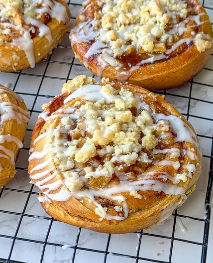 Apple Pie Cinnamon Rolls 